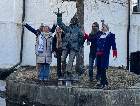 N&auml;rrisches Denkmal: Kalkwerk H&ouml;nnetal spendet f&uuml;r Hoppeditz in Menden
